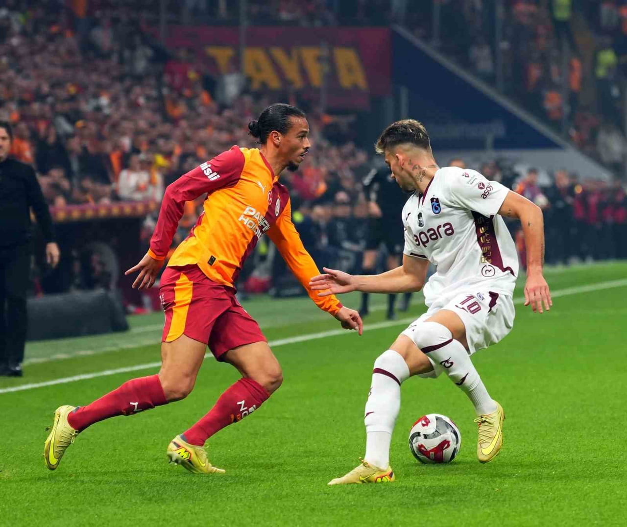 TURKCELL SÜPER KUPA YARI FİNALİNDE GALATASARAY İLE TRABZONSPOR YARIN GAZİANTEP'TE KOZLARINI...