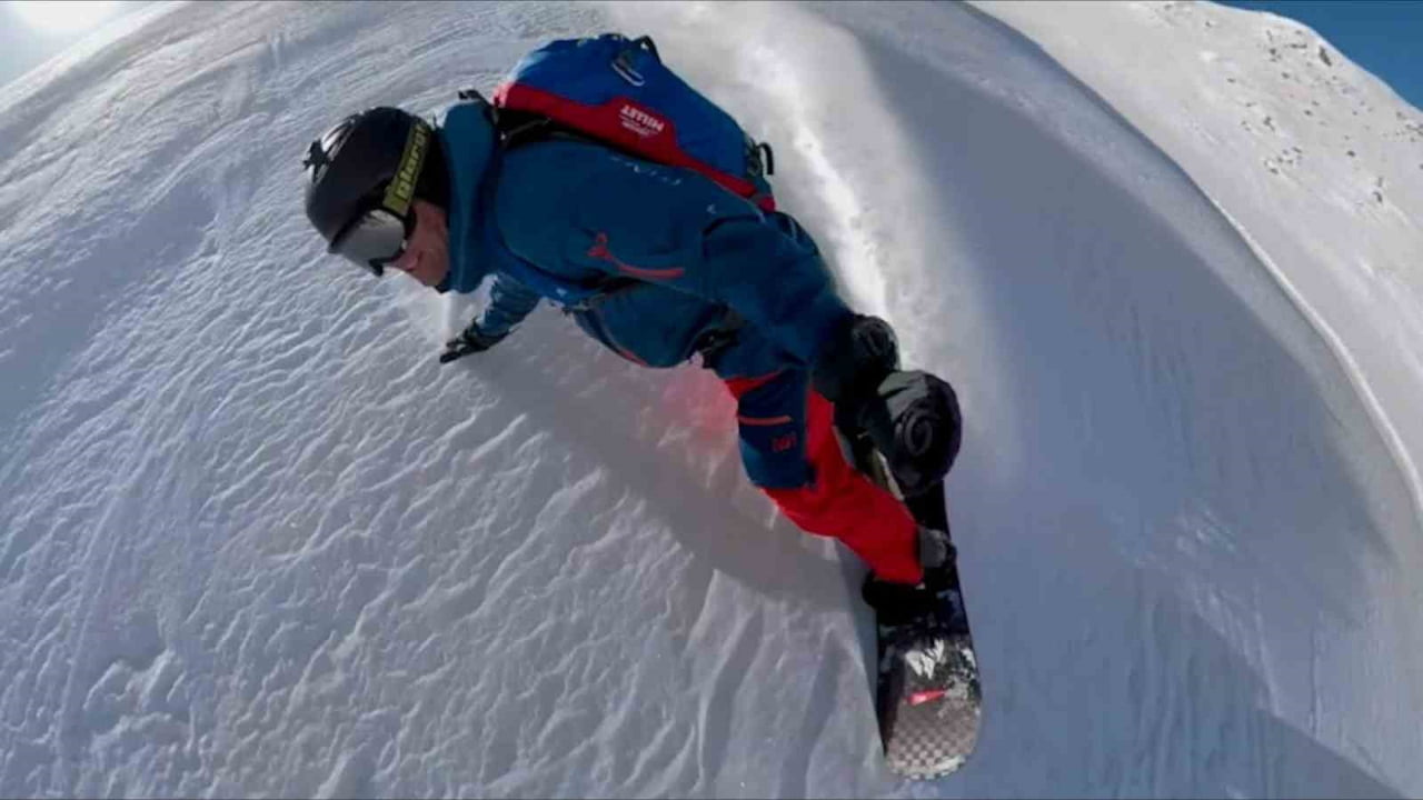 TÜRKİYE'DE SADECE RİZE'DE YAPILAN HELİSKİ, RİZE'NİN KAÇKAR DAĞLARI'NDA BAŞLADI.