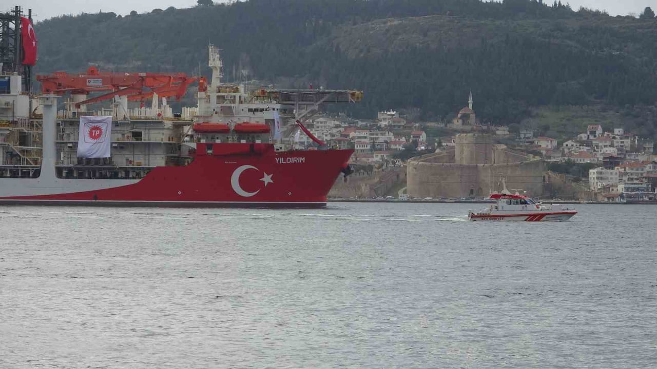 TÜRKİYE'NİN ARAMA VE SONDAJ KABİLİYETLERİNİ GÜÇLENDİRMEK AMACIYLA ENERJİ FİLOSUNA KATILAN...