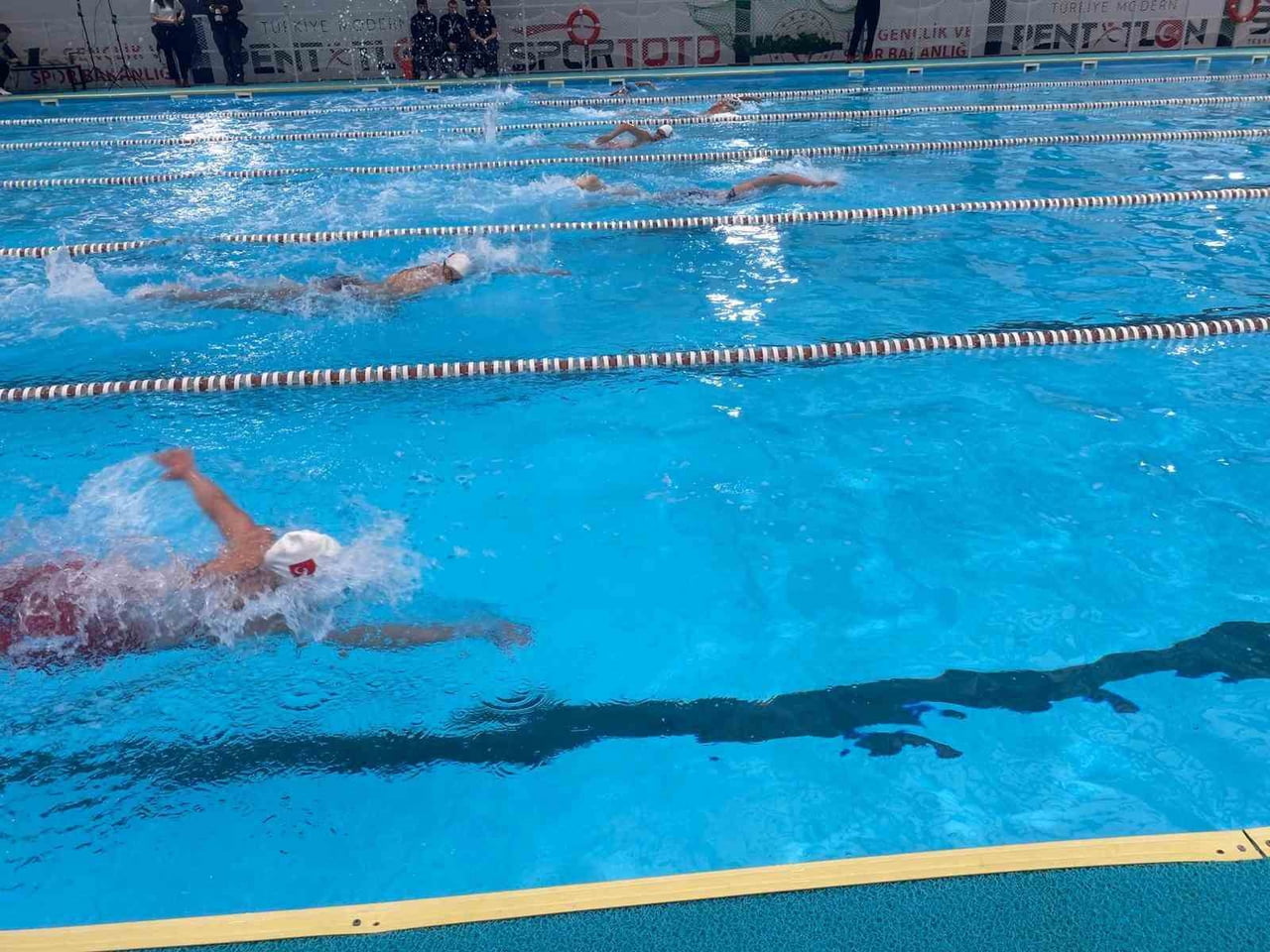 TÜRKİYE MODERN PENTATLON FEDERASYONU BAŞKANI SERHAT AYDIN, TÜRKİYE’DE İLK DEFA 5 BRANŞIN AYNI ANDA...