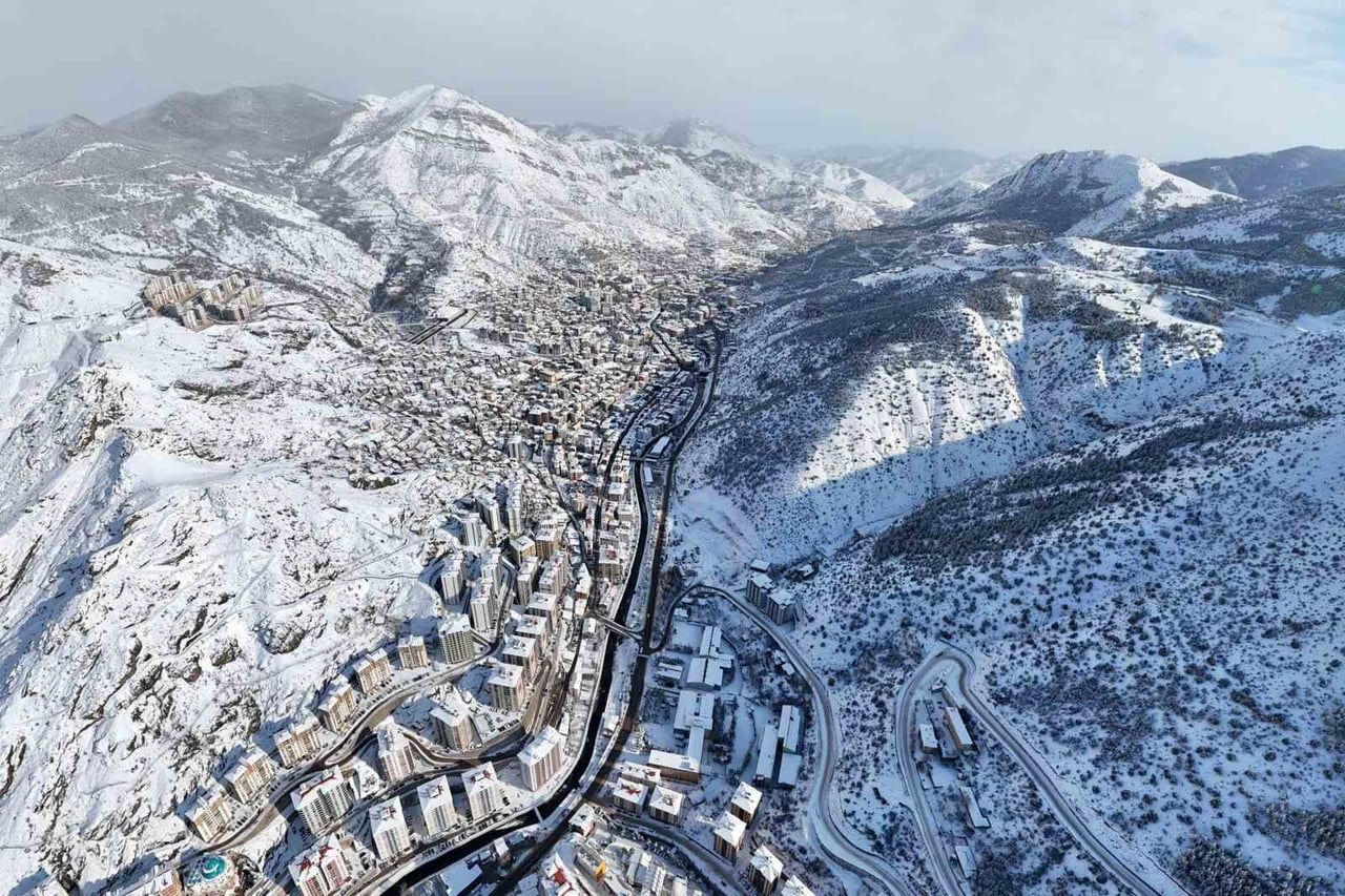TÜRKİYE’NİN ADINI DEĞERLİ BİR MADENDEN ALAN TEK ŞEHRİ OLAN GÜMÜŞHANE, ETKİLİ OLAN YOĞUN KAR...