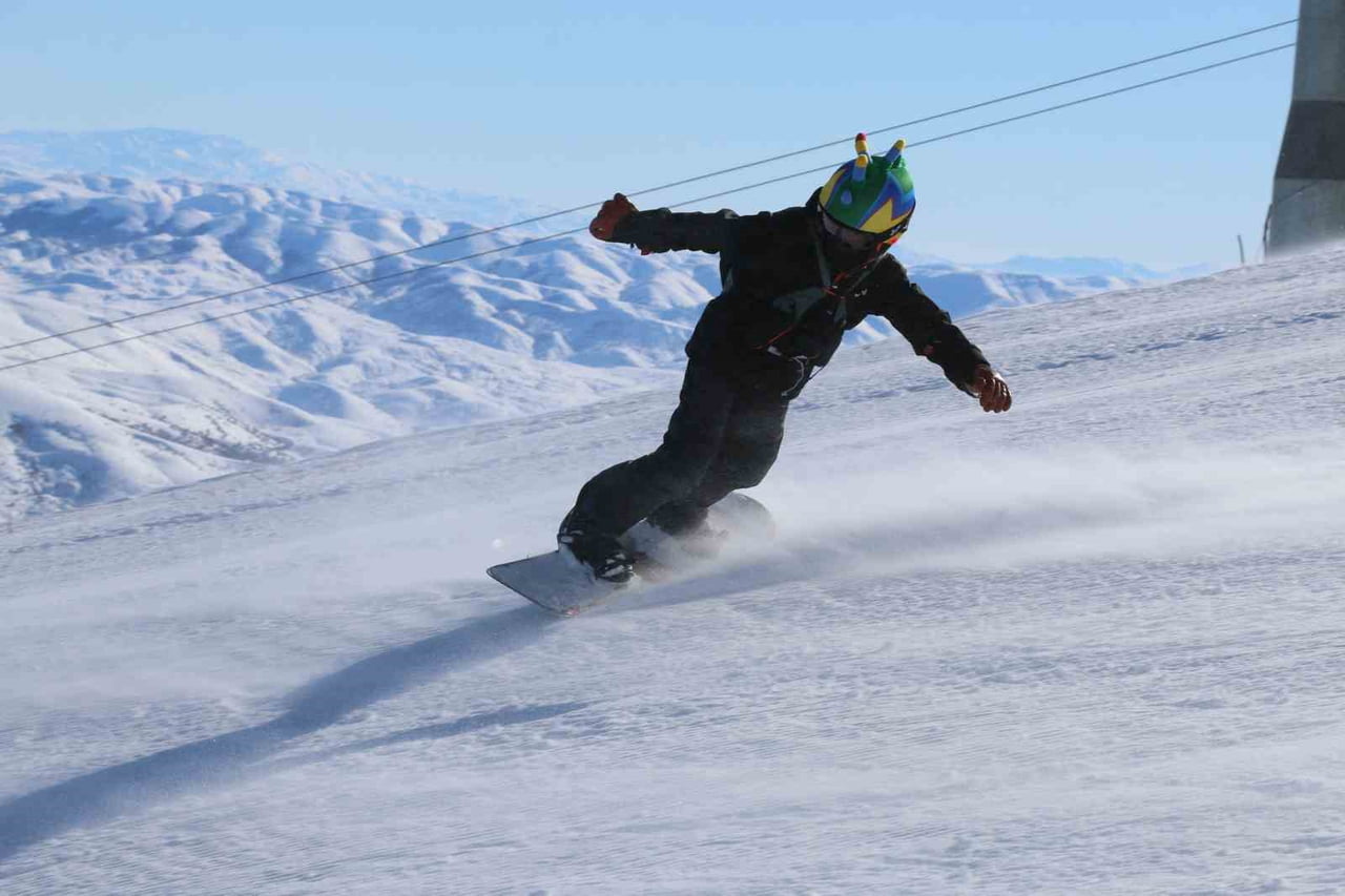 TÜRKİYE’NİN EN GENÇ VE EN EKONOMİK KAYAK MERKEZLERİNDEN BİRİ OLAN YILDIZ DAĞI KIŞ SPORLARI VE...