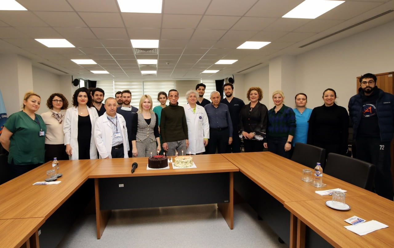 TÜRKİYE’NİN İLK YÜZ NAKLİ OPERASYONU YAPILAN UĞUR ACAR, NAKLİN 14. YIL DÖNÜMÜNDE AKDENİZ...