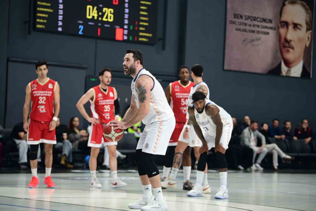 TÜRKİYE SİGORTA TÜRKİYE BASKETBOL LİGİ (TBL) EKİPLERİNDEN ÇAYIROVA BELEDİYESİ, ERKEKLER FEDERASYON...