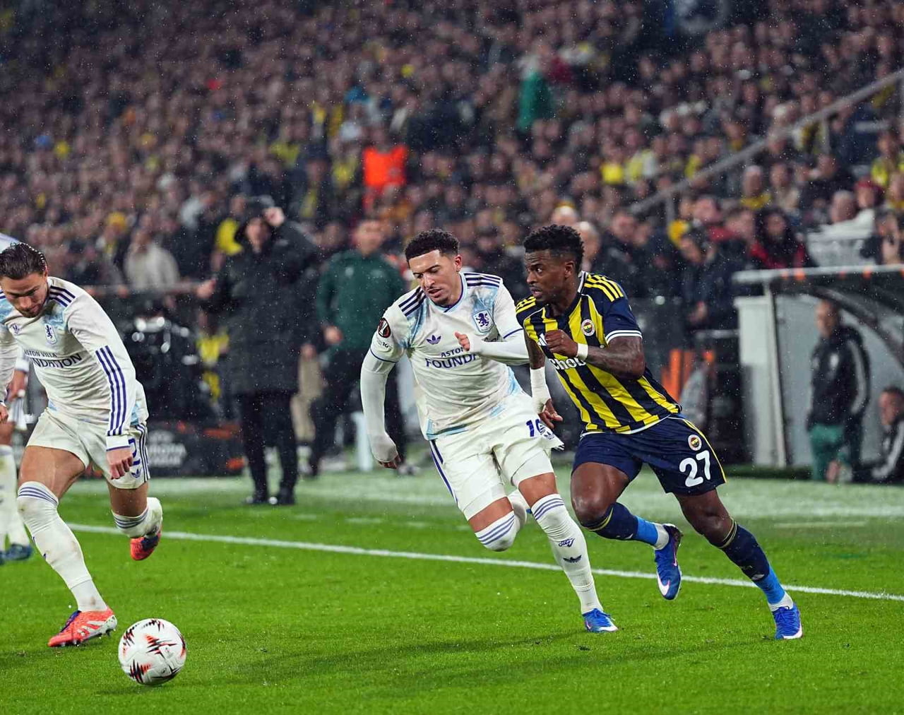 UEFA AVRUPA LİGİ'NİN 7. HAFTASINDA FENERBAHÇE EVİNDE KARŞILAŞTIĞI İNGİLİZ EKİBİ ASTON VİLLA'YA 1-0...