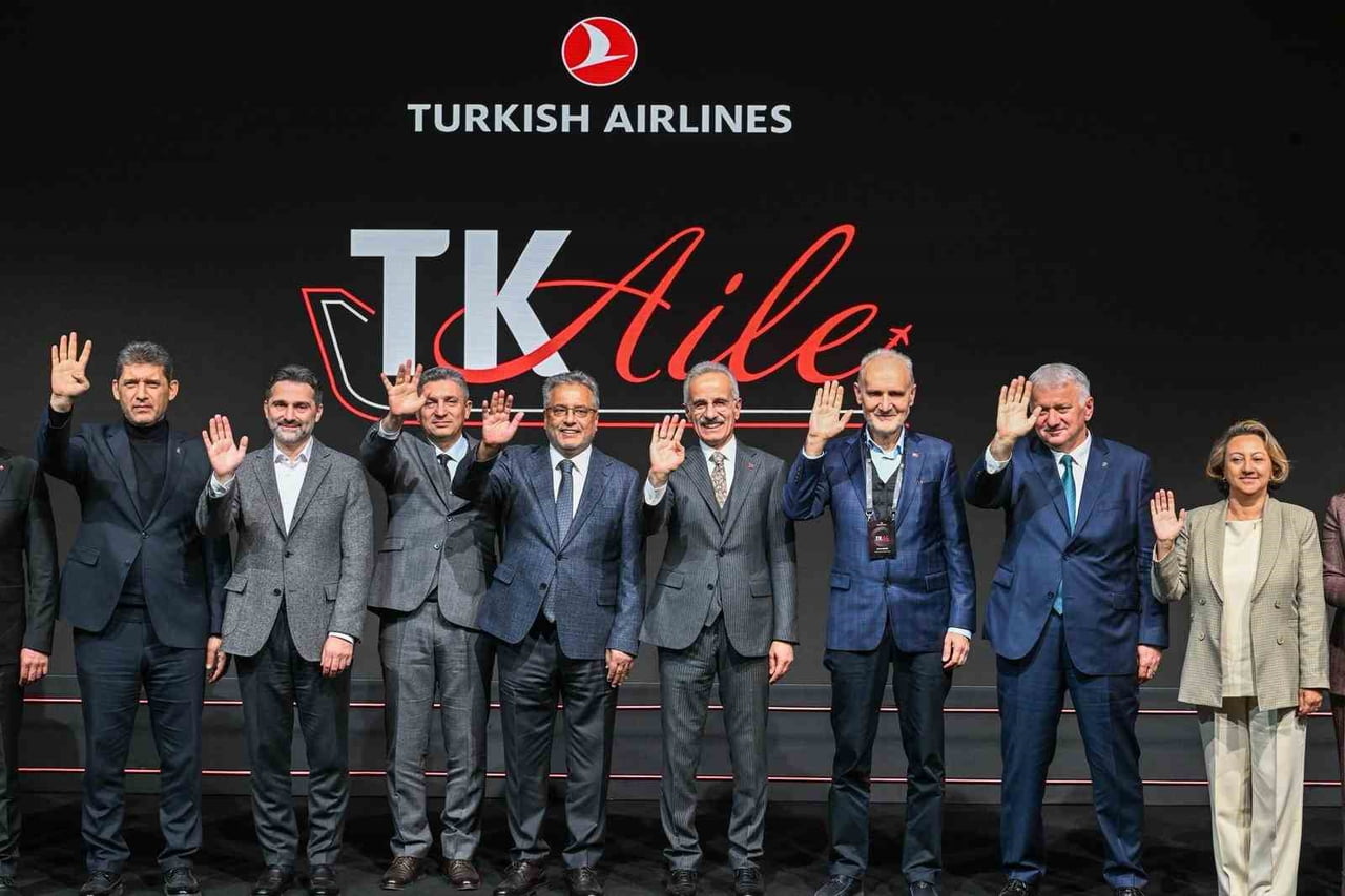 ULAŞTIRMA VE ALTYAPI BAKANI ABDULKADİR URALOĞLU, “DIŞ HATLARDA 50 ÜLKEDE 60 NOKTAYA UÇUŞ...