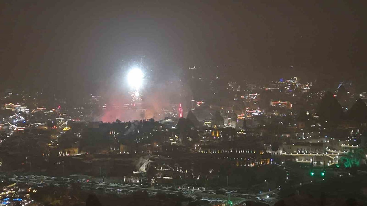 UNESCO DÜNYA DOĞAL VE KÜLTÜR MİRASI LİSTESİ'NDE YER ALAN VE HER YIL MİLYONLARCA TURİST AĞIRLAYAN...