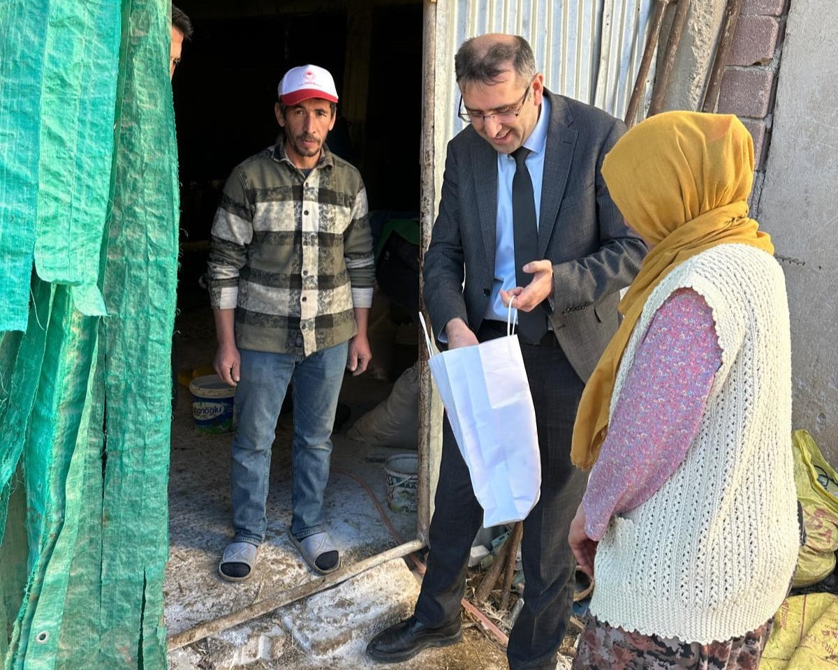 UŞAK İL TARIM VE ORMAN MÜDÜRÜ SERKAN BİLİR İLE İDARİ VE MALİ İŞLER ŞUBE MÜDÜRÜ ÖMER BÜYÜKYOZGAT...