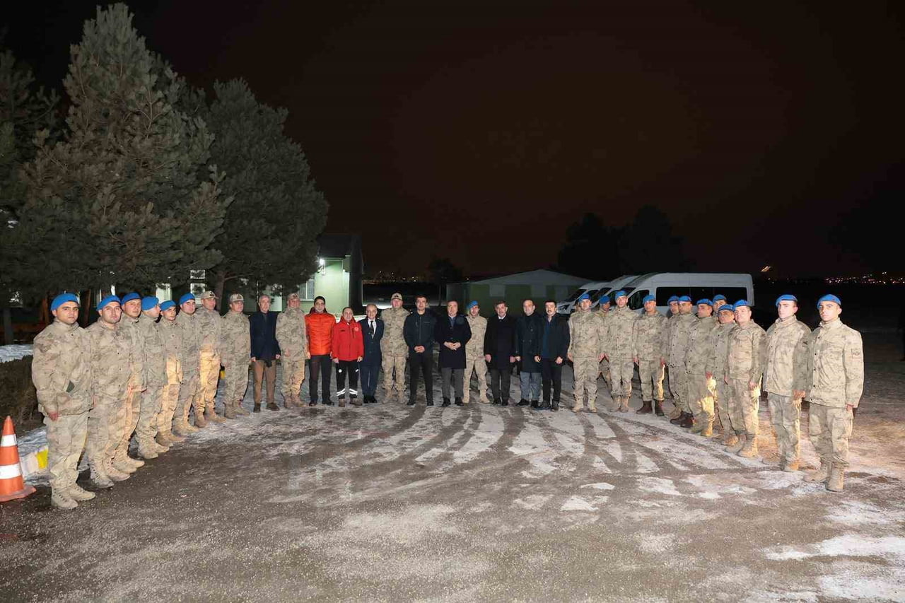 VALİ AYDOĞDU’DAN JANDARMA KOMANDO ASAYİŞ BÖLÜĞÜ’NE YENİ YIL ZİYARETİ