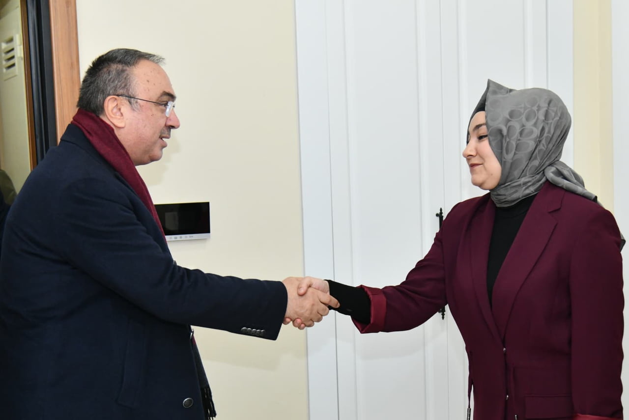 VALİ SOYTÜRK, ŞEHİT AYŞE AYKAÇ HAKKINDA AİLESİYLE GÖRÜŞEREK ŞEHİDİMİZİ VE 15 TEMMUZ GECESİ VATAN...