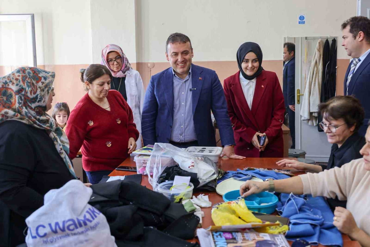 VALİ SÖZER GÖLPAZARI HALK EĞİTİM MERKEZİ’NDE İNCELEMELERDE BULUNDU