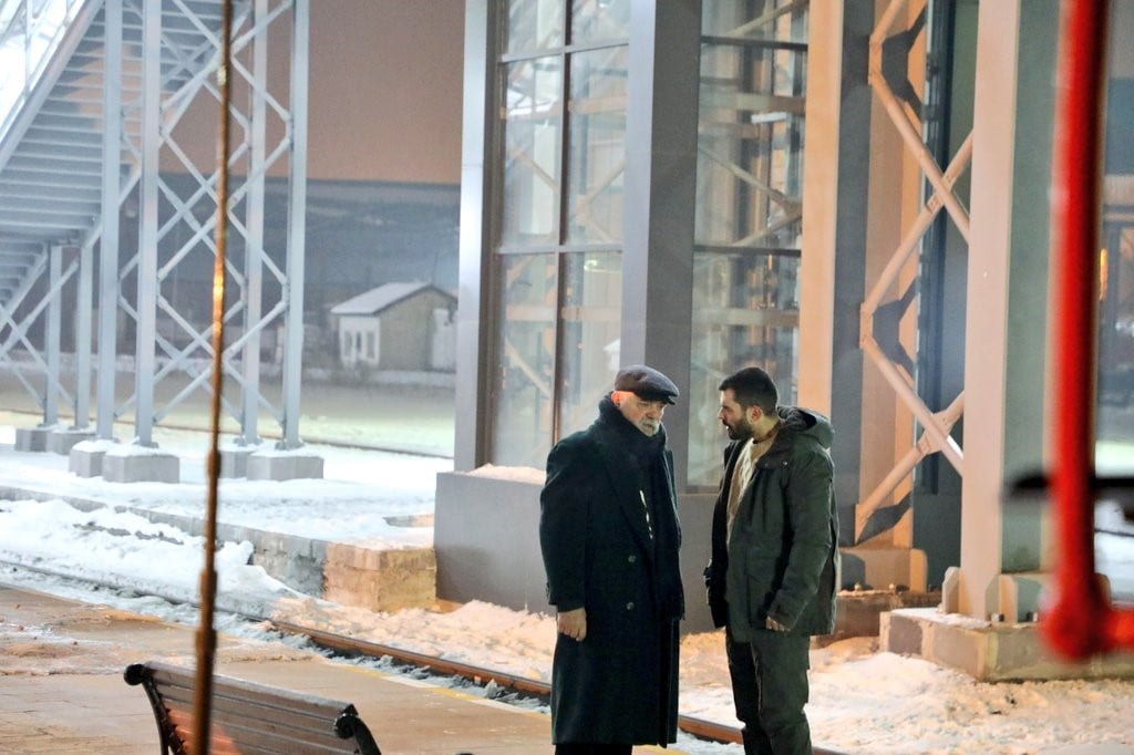 VALİ ZİYA POLAT’TAN “VELİAHT” DİZİSİ SETİNE ZİYARET(KARS-İHA)