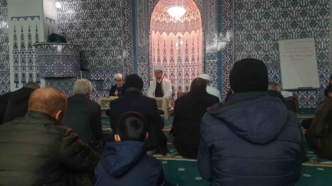 VAN'IN BAŞKALE İLÇESİNDE MİRAÇ KANDİLİ DUALARLA İDRAK EDİLDİ.