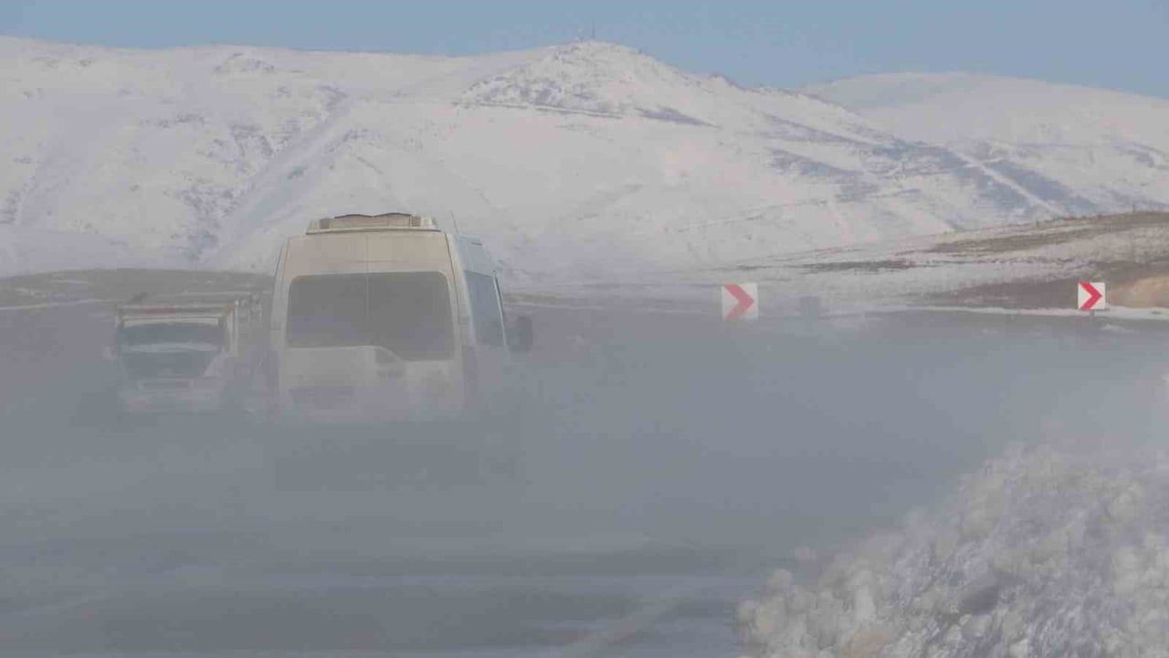 VAN GENELİNDE ETKİLİ OLAN SOĞUK HAVA DALGASI, YÜKSEK KESİMLERDE YERİNİ TİPİYE BIRAKTI.