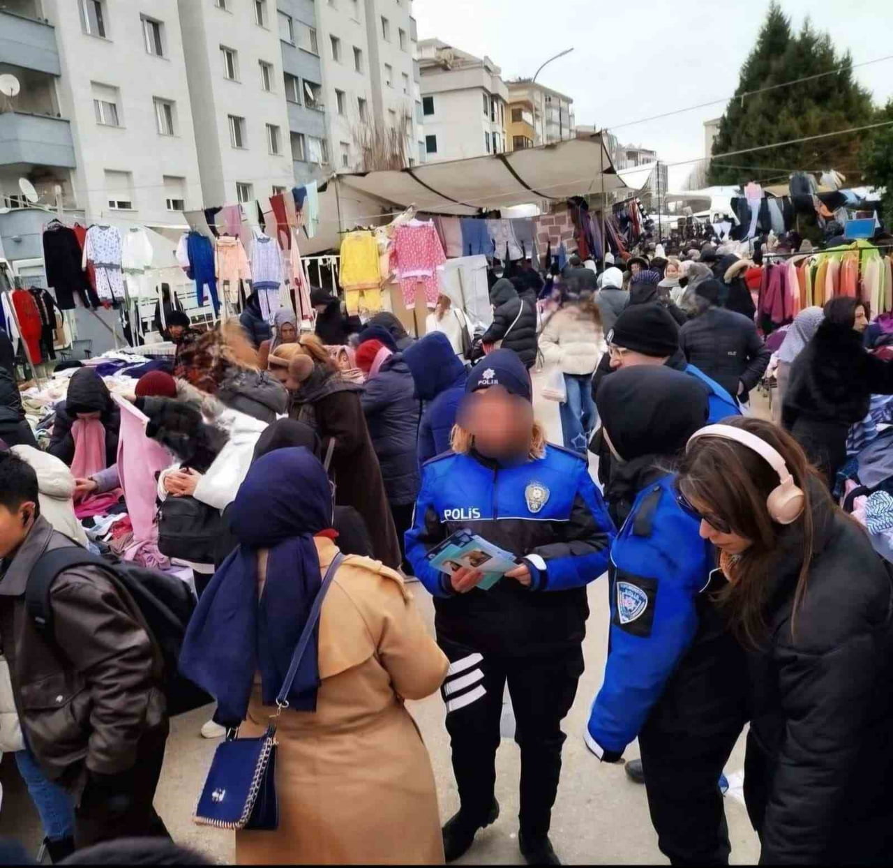 VATANDAŞLARIN YOĞUN OLARAK BULUNDUĞU ALIŞVERİŞ MERKEZLERİ, PAZAR YERLERİ, APARTMAN, SİTE VE UMUMA...
