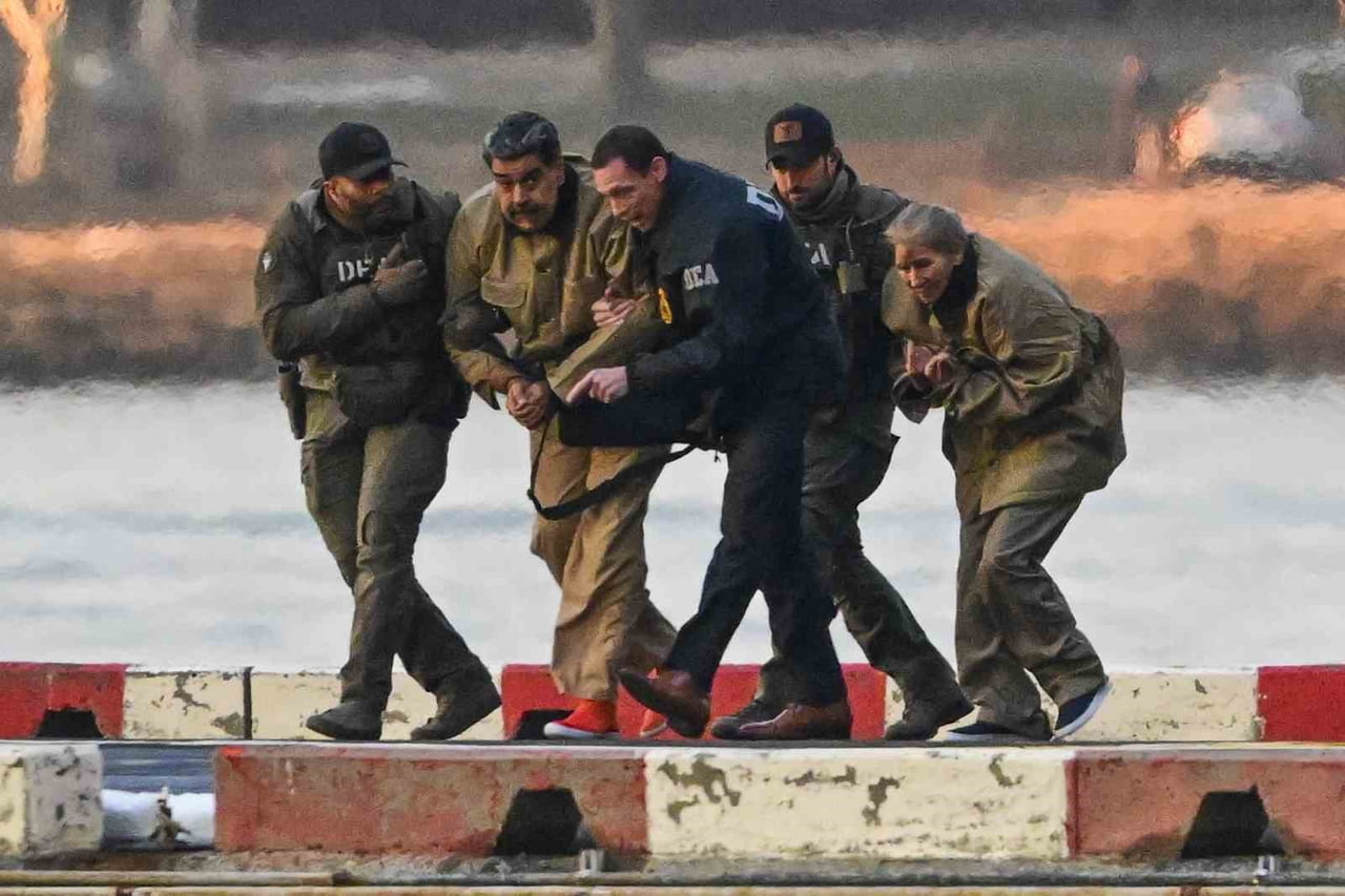 VENEZUELA'NIN DEVRİK LİDERİ MADURO VE EŞİ HAKİM KARŞISINDA