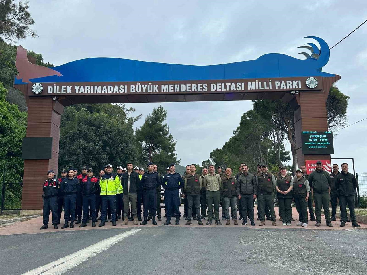 YABAN HAYATININ SON SIĞINAĞI KONUMUNDA OLAN VE HER YIL BİNLERCE VATANDAŞI KOYLARINDA AĞIRLAYAN...