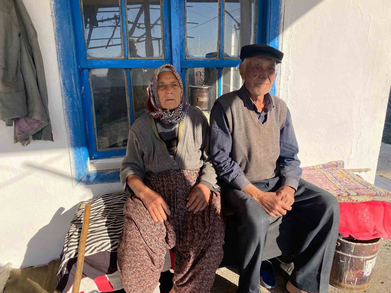 YANGIN SIRASINDA JANDARMA TARAFINDAN TEDBİREN EVDEN TAHLİYE EDİLEN VELİ BÜYÜKDELİGÖZ (83) "AKŞAM...