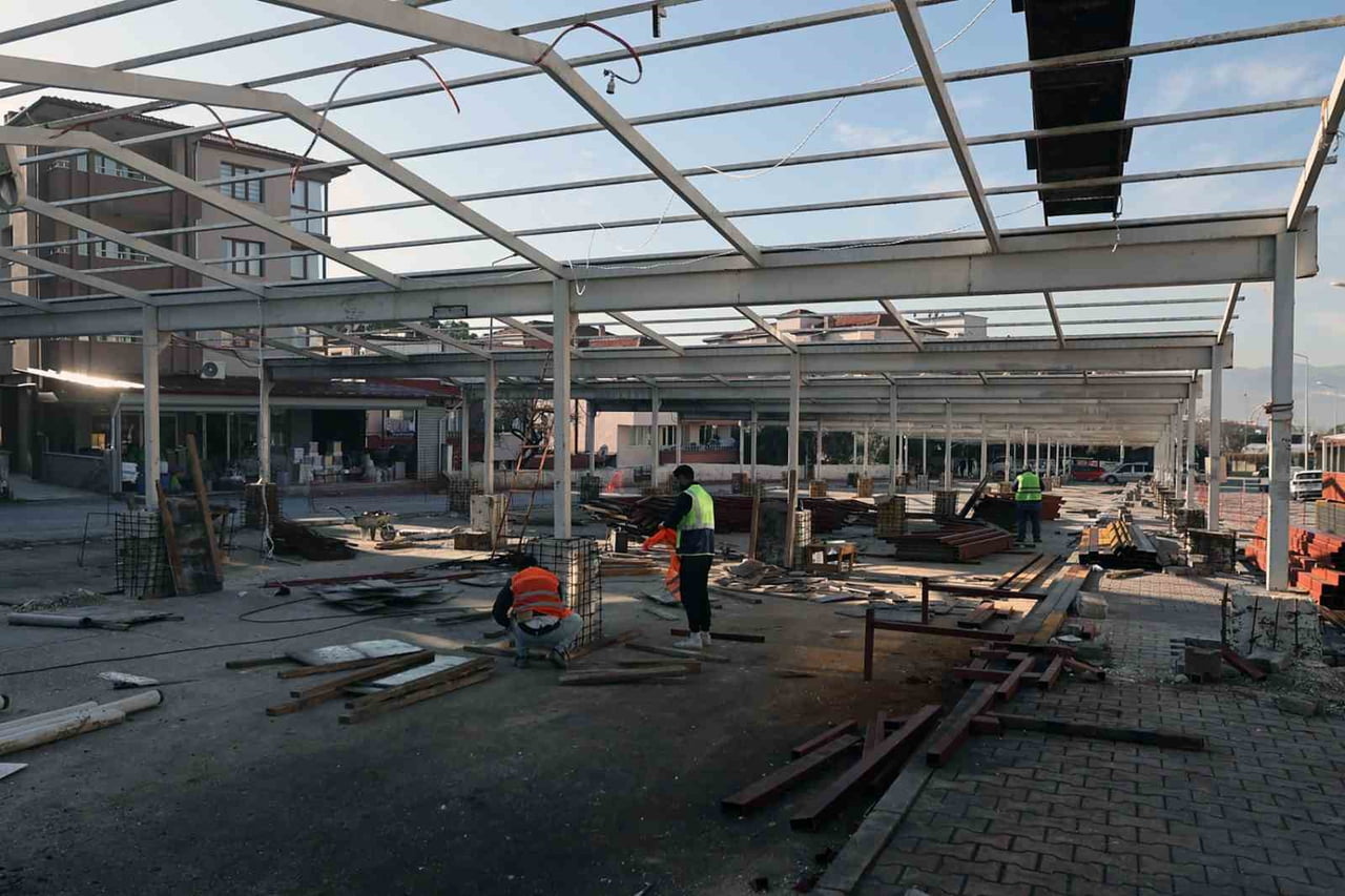 YATAĞAN PAZARYERİ MODERN VE KONFORLU BİR YAPIYA KAVUŞUYOR