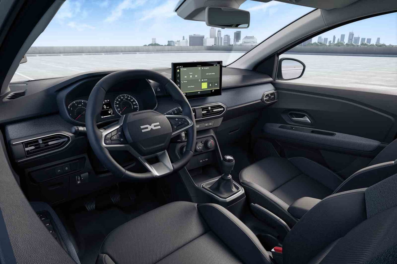 YENİ DACİA SANDERO, TÜRKİYE'DE SATIŞA SUNULDU.