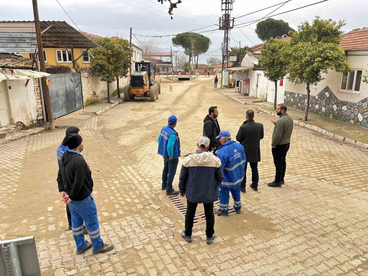 YENİPAZAR BELEDİYE BAŞKANI MALİK ERCAN, ALAMUT-DİRECİK YOLU BAŞTA OLMAK ÜZERE İLÇE GENELİNDE YOL...