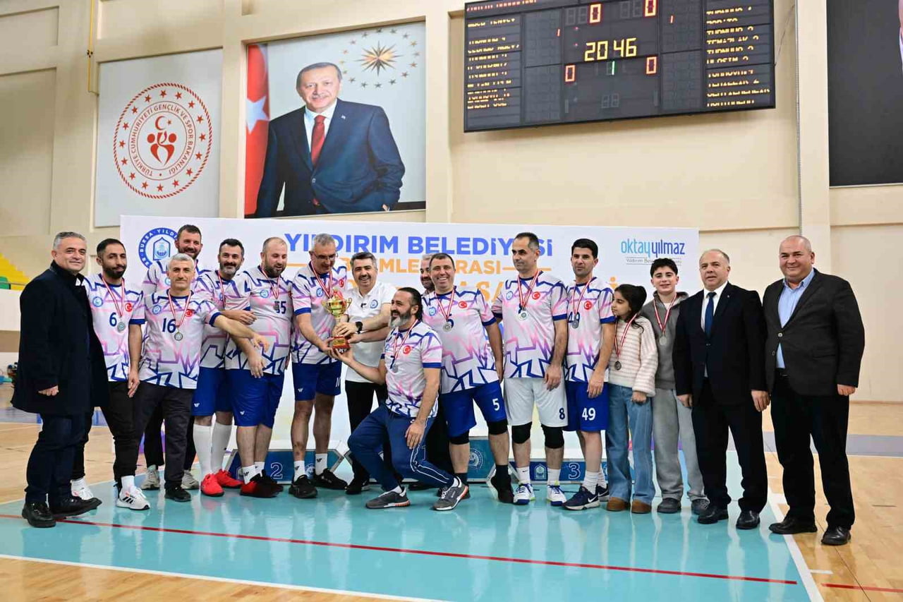 YILDIRIM BELEDİYESİ ÇALIŞANLARI ARASINDA DÜZENLENEN GELENEKSEL BİRİMLER ARASI VOLEYBOL TURNUVASI...