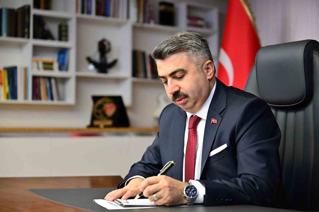 YILDIRIM BELEDİYESİ, "BEYLİKTEN CİHAN DEVLETİ’NE" TEMASIYLA BAŞLATTIĞI 2025-2026 KÜLTÜR SANAT...
