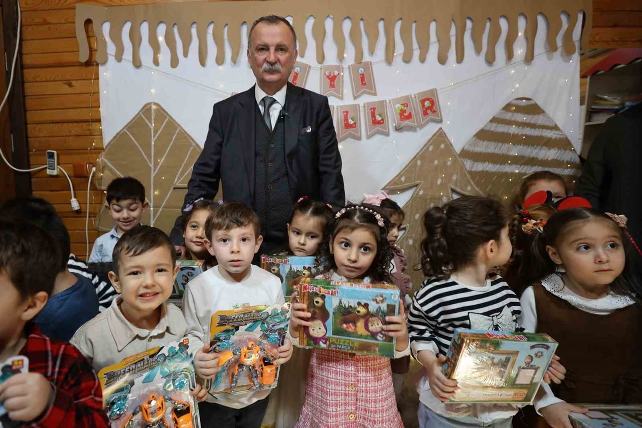 YUNUSEMRE BELEDİYESİ, 2025 YILINDA HİZMETE SUNDUĞU 4 YENİ KREŞLE İLÇEDEKİ ÖĞRENCİ KAPASİTESİNİ...