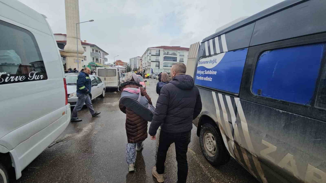 ZABITADAN KAÇAN DİLENCİLER CAMİ LAVABOLARINDA KISKIVRAK YAKALANDI
