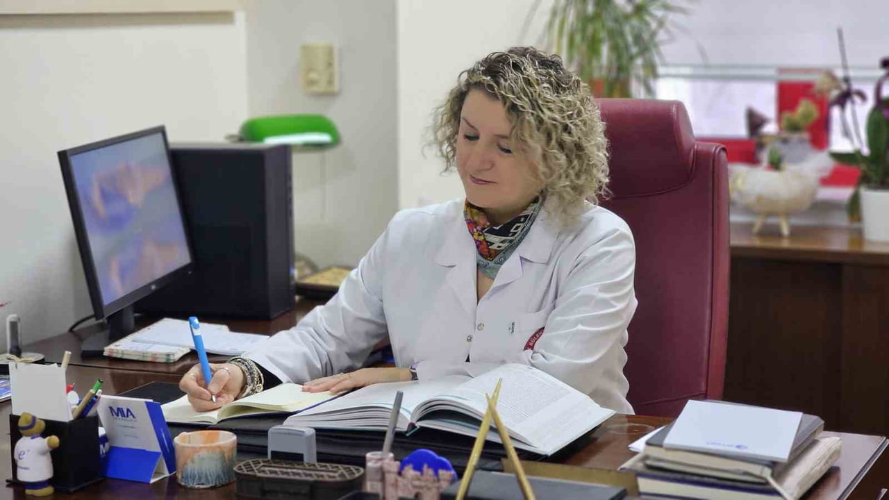 ZONGULDAK BÜLENT ECEVİT ÜNİVERSİTESİ (BEÜN) NÖROLOJİ ANABİLİM DALI ÖĞRETİM ÜYESİ DOÇ. DR. ESRA...