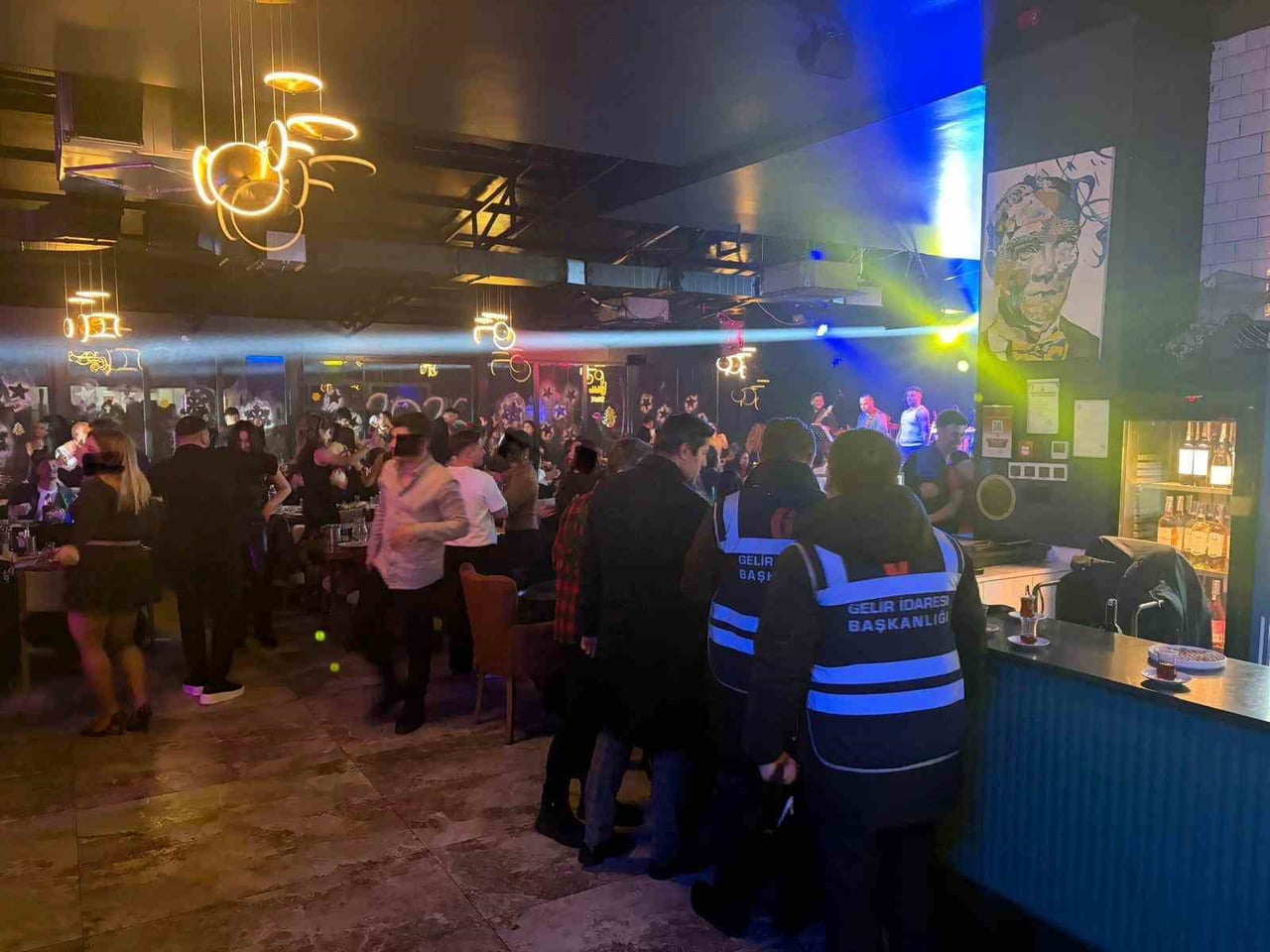 ZONGULDAK DEFTERDARLIĞI'NA BAĞLI DENETİM EKİPLERİ, YILBAŞI GECESİ İL GENELİNDE GENİŞ KAPSAMLI...