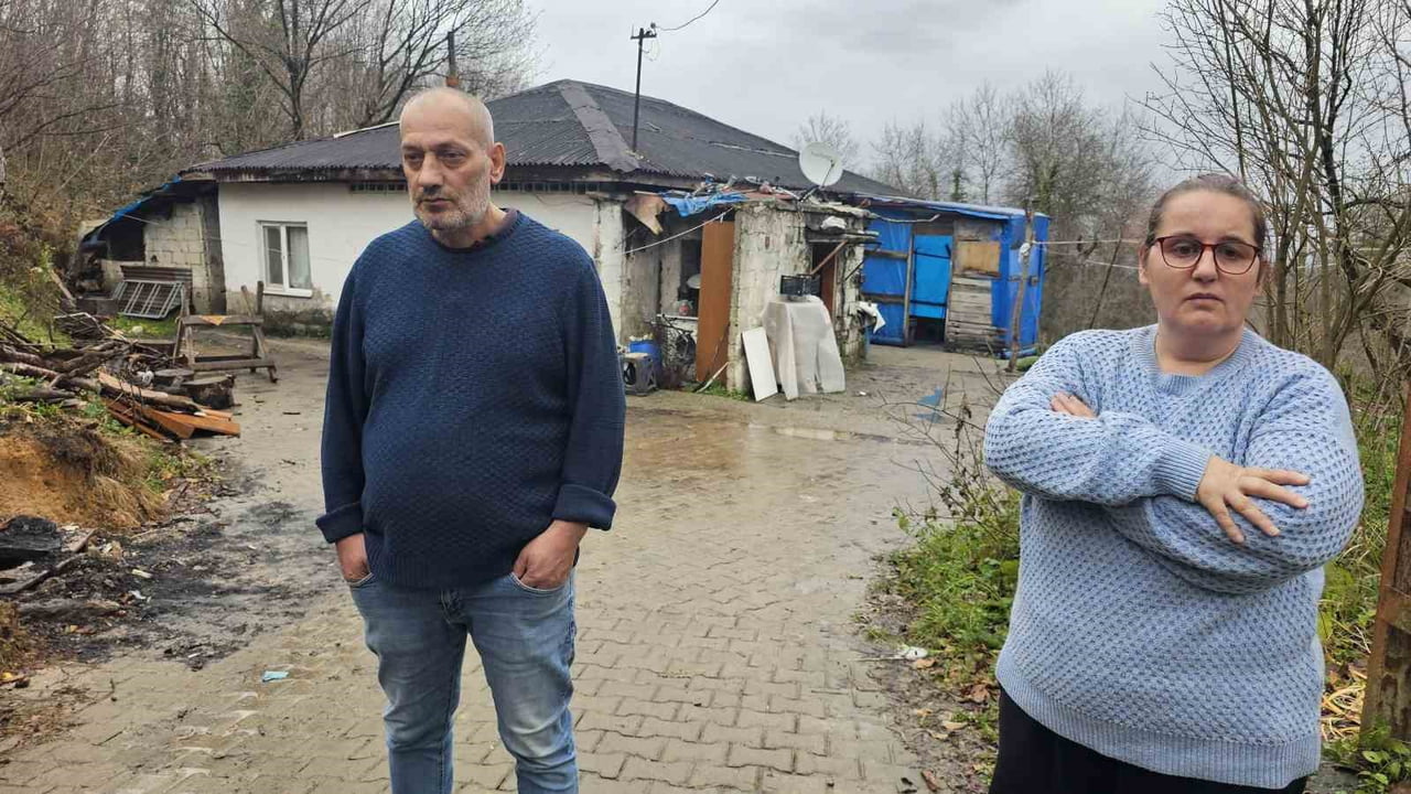 ZONGULDAK’TA ŞİZOFRENİ HASTASI EŞİ VE İKİ ÇOCUĞUYLA BİRLİKTE YAŞAM MÜCADELESİ VEREN 41 YAŞINDAKİ...