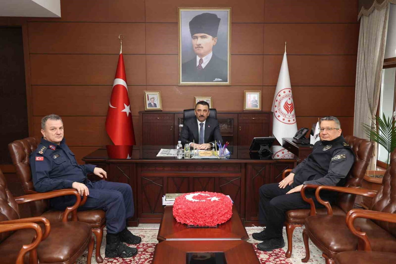 ZONGULDAK VALİSİ OSMAN HACIBEKTAŞOĞLU BAŞKANLIĞINDA GERÇEKLEŞTİRİLEN ASAYİŞ VE GÜVENLİK...