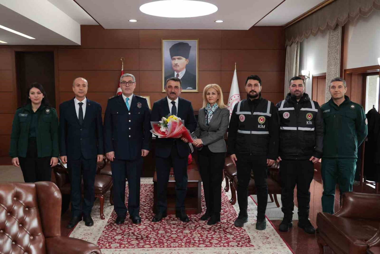 ZONGULDAK VALİSİ OSMAN HACIBEKTAŞOĞLU, "26 OCAK DÜNYA GÜMRÜK GÜNÜ" MÜNASEBETİYLE GÜMRÜK MUHAFAZA...