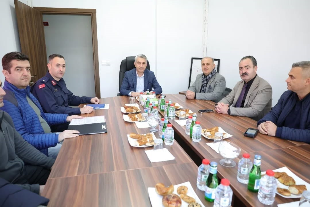 AYDIN'IN İNCİRLİOVA İLÇESİNDE BEKLENEN YÜKSEK YAĞIŞ UYARISI SONRASI MUHTEMEL RİSKLERE KARŞI SAHADA...