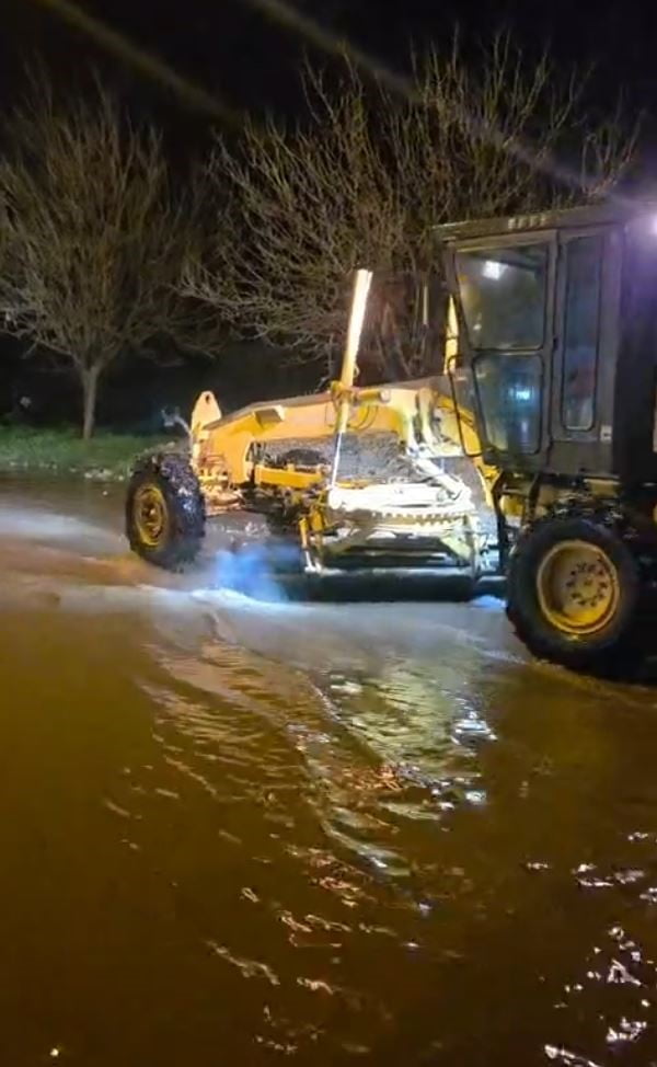 AYDIN GENELİNDE ETKİLİ OLAN SAĞANAK YAĞIŞ DOLAYISIYLA SÖKE VE KUŞADASI YOLLARI GİDİŞ VE GELİŞ...