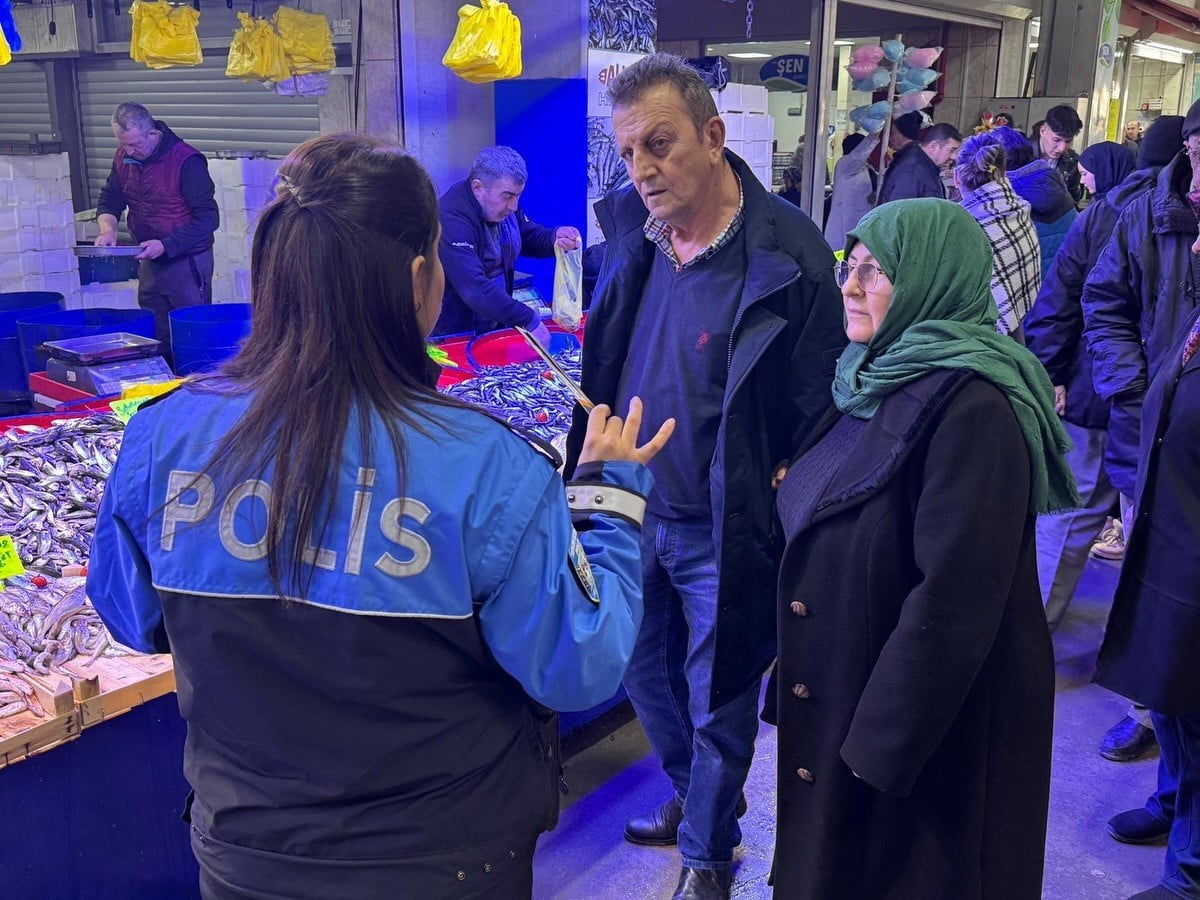 BİLECİK'İN BOZÜYÜK İLÇESİNDE DOLANDIRICILIĞA KARŞI BİLGİLENDİRME ÇALIŞMASI...