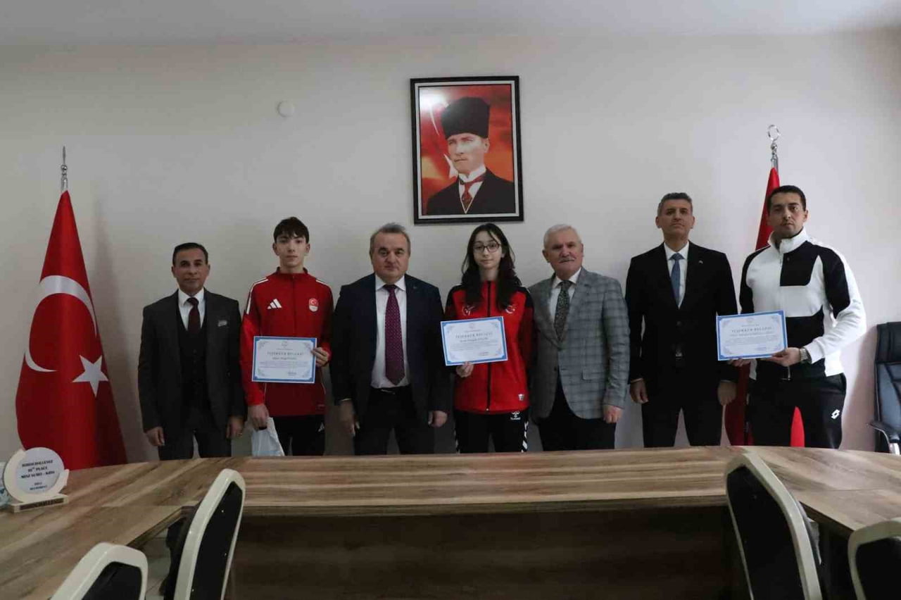 BİLECİK'İN BOZÜYÜK İLÇESİNDE SPOR VE TEKNOLOJİ YARIŞMALARINDA ÖNEMLİ BAŞARILAR ELDE EDEN...