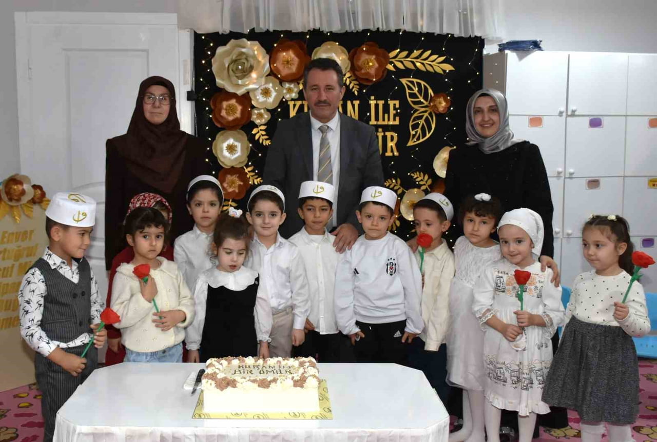 BİLECİK'TE 4-6 YAŞ KUR'AN KURSU ÖĞRENCİLERİ KUR'AN'A GEÇMENİN SEVİNCİNİ YAŞARKEN, ÖĞRENCİLER İÇİN...