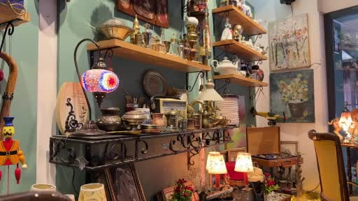 Bu kafenin kapısından giren geçmişe gidiyor