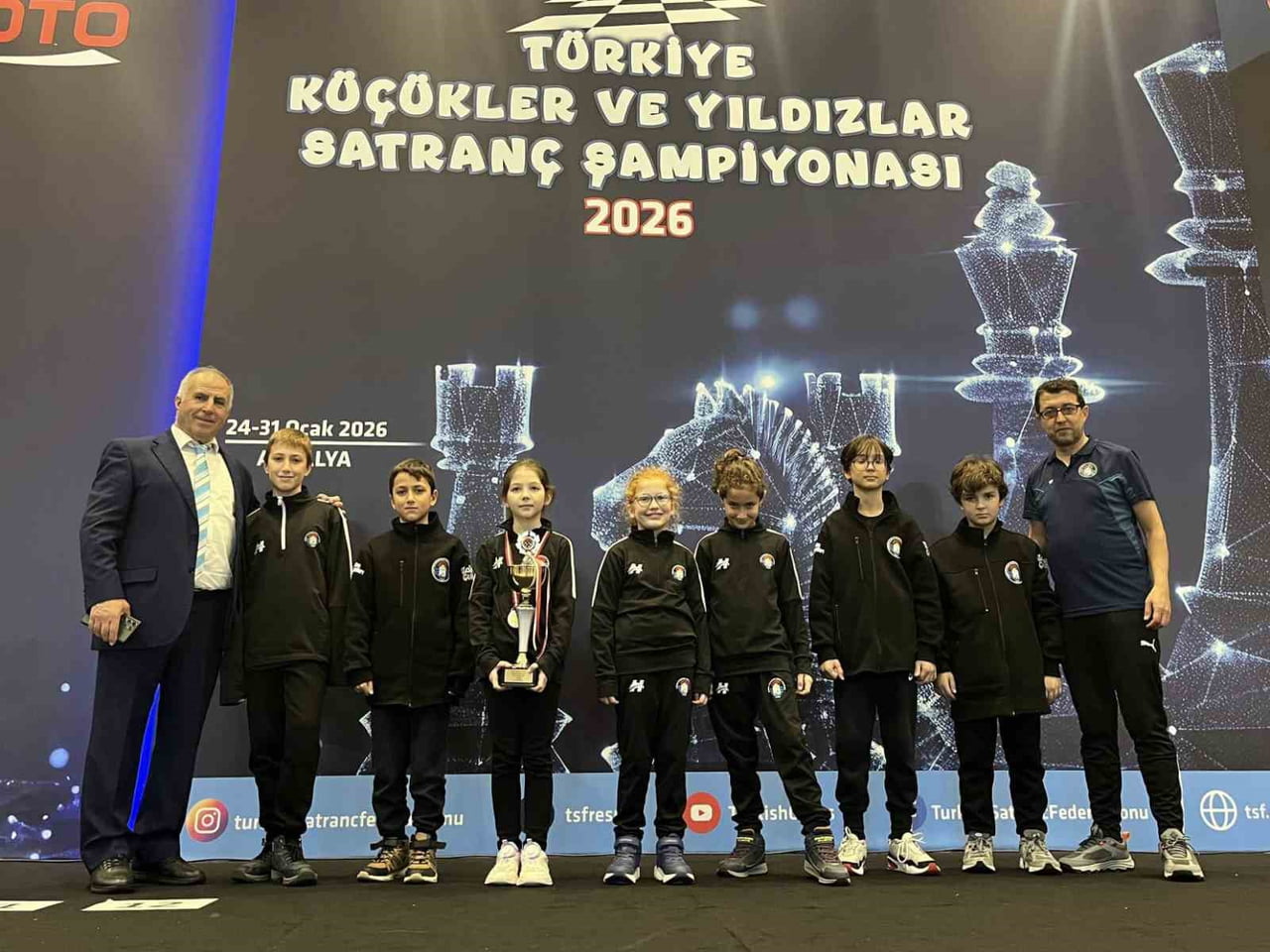 ÇEŞME BELEDİYESPORLU SATRANÇÇILARDAN TÜRKİYE ŞAMPİYONASI’NDA BÜYÜK BAŞARI