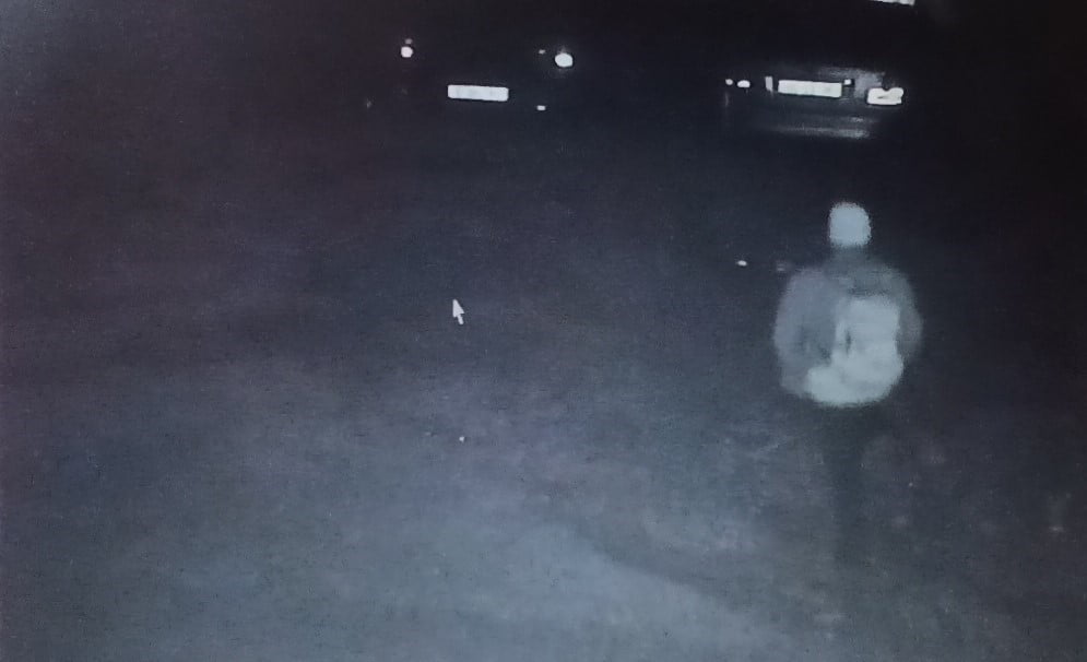 GECE 05.30 SIRALARINDA ŞAHSIN OLAY YERİNE GELDİĞİ ANLAR OTELİN GÜVENLİK KAMERASINA SANİYE...