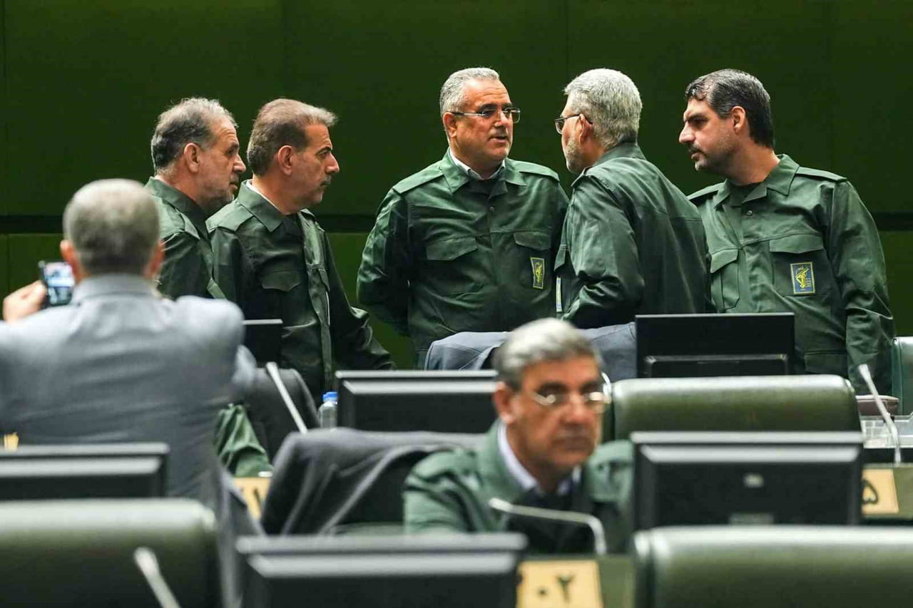 İRAN’DA GERÇEKLEŞTİRİLEN MECLİS GENEL KURULU’NDA, AVRUPA BİRLİĞİ’NİN (AB) İRAN DEVRİM MUHAFIZLARI...