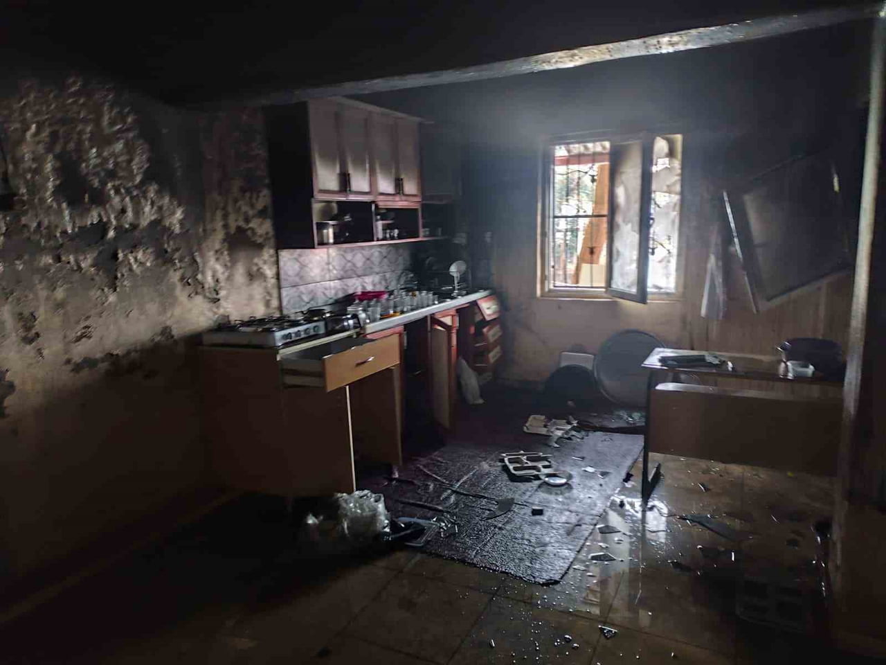 KAHRAMANMARAŞ'TA MEYDANA GELEN YANGIN SONRASI CAMİ KULLANILMAZ HALE GELDİ.