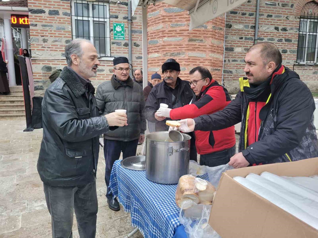 OSMANLI DÖNEMİNDE ORDULARIN SEFERE ÇIKARKEN ZAFER VE ŞÜKÜR NAMAZI KILDIĞI NAMAZGAH CAMİİ’NDE...