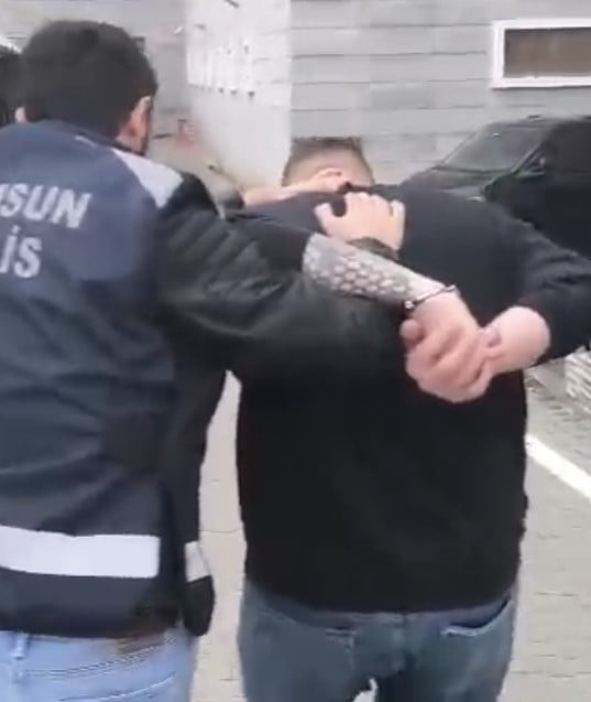 SAMSUN’DA UYUŞTURUCU SUÇUNDAN HAKKINDA KESİNLEŞMİŞ HAPİS CEZASI BULUNAN F.M.B.(23), NARKOTİK...