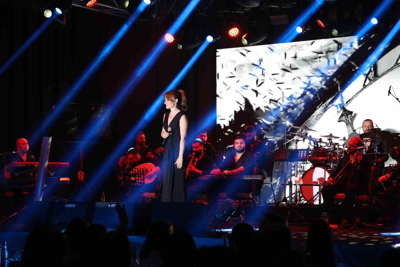 TÜRK MÜZİĞİNİN SEVİLEN İSİMLERİNDEN DERYA BEDAVACI, NEVŞEHİR’DE BULUNAN MARRİOTT OTEL’DE SAHNE...