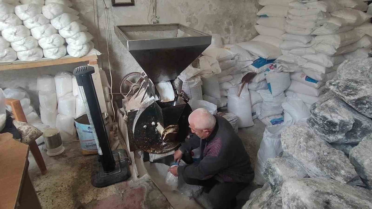 YOZGAT’IN YERKÖY İLÇESİNDE BİR DÖNEM OLDUKÇA YAYGIN OLARAK YAPILAN VE ‘TUZCULAR ARALIĞI’ OLARAK...